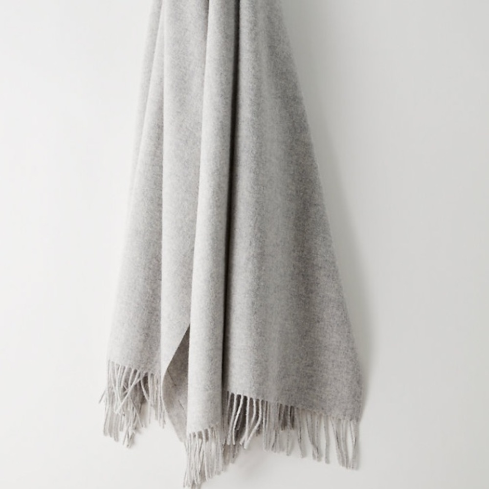Wilfred Wool Scarf